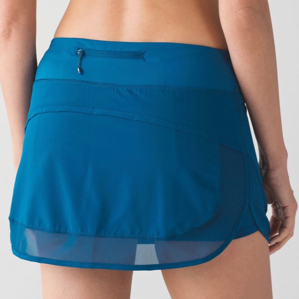 Lululemon Hotty Hot Skirt Size: 2